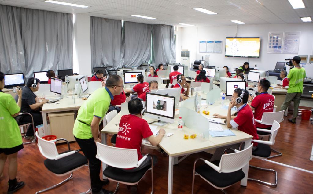 2021第十三届全国大学生广告艺术大赛江西赛区评审会在我校举行